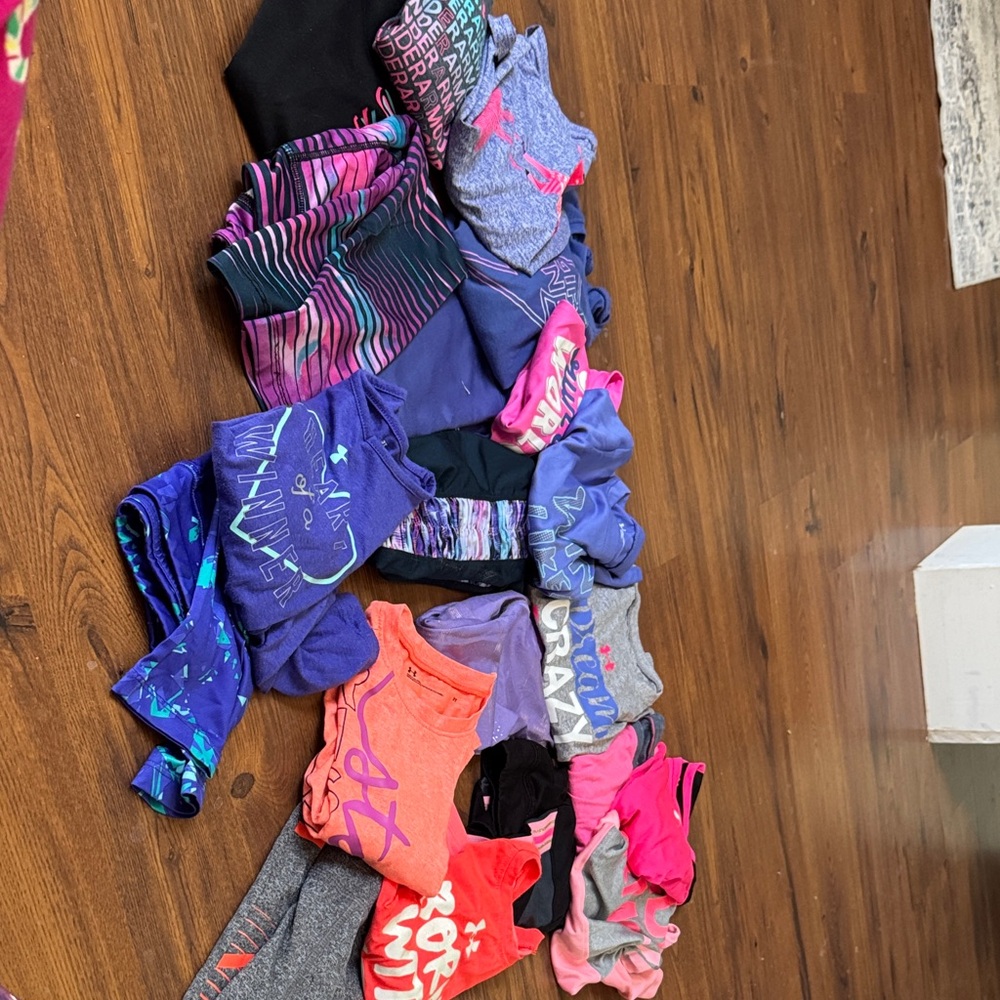 8- 3T Under Armour Kids Matching Sets and 3 shirts